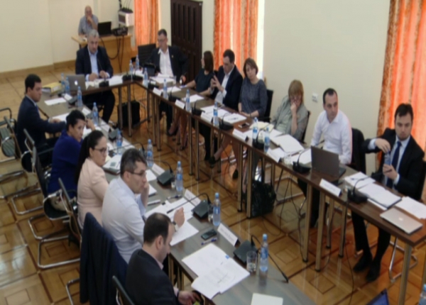 შელაპარაკება  გიგა ბოკერიასა და ზვიად ფხაკაძეს შორის - რა მოხდა დროებითი საგამოძიებო კომისიის სხდომაზე