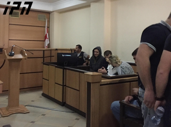 ინტერნეტით ნარკოტიკების რეალიზაციის საქმეზე დაკავებულებს პატიმრობა შეეფარდათ