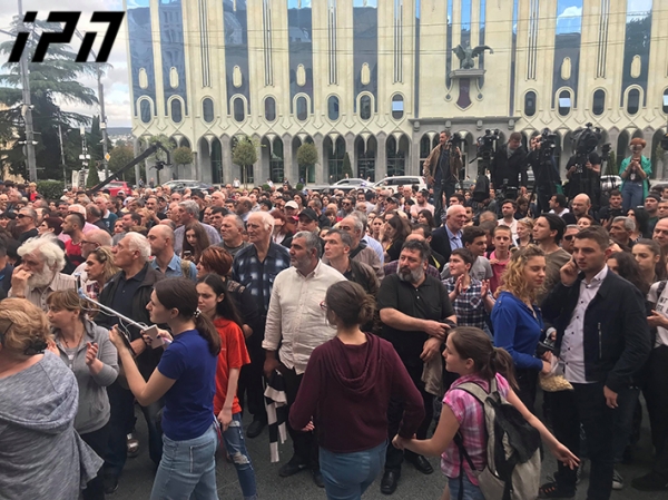 ზაზა სარალიძის მხარდამჭერ აქციაზე პოლიციამ ერთი პირი დააკავა