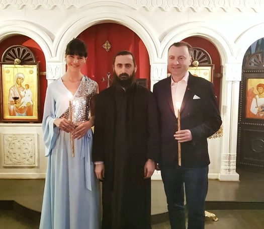 ვასო ფხაკაძემ და ლიკუნა მეტრეველმა ოთხწლიანი თანაცხოვრების შემდეგ, პარიზში ქორწილი გადაიხადეს