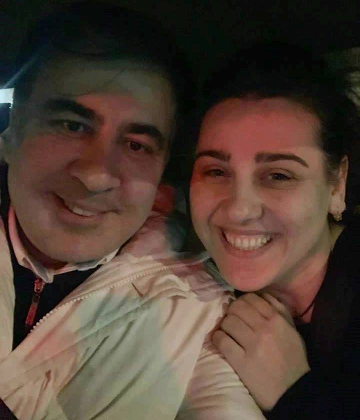 "ერთ დღეს სახლში დავბრუნდი და ქმარი აღარ დამხვდა" - ორი შვილის დედა, რომელიც ვარშავაში ტაქსისტად მუშაობს და მისი მგზავრი მიხეილ სააკაშვილი აღმოჩნდა