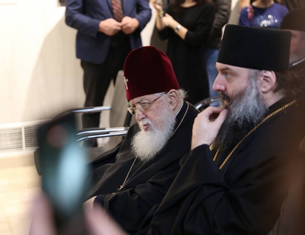 საპატრიარქოში წმინდა სინოდის სხდომისთვის იკრიბებიან - განიხილება თუ არა მიტროპოლიტ შიოს პატრიარქის მოსაყდრის თანამდებობიდან გადაყენების საკითხი?