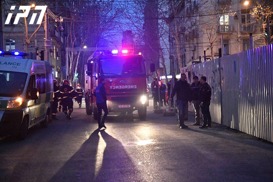 "არ ვიცი რა გააკეთეს, ამ პირებს მე ვერ ვპოულობ" - ბულაჩაურის ქუჩაზე ბინა, სადაც აფეთქება მოხდა, გაქირავებული იყო