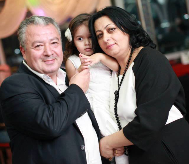 "ტკივილი კი არ ქრება, თითქოს მატულობს და ვფიქრობ, არც გამინელდება..." -  ზურა ვადაჭკორიას ქვრივი მეუღლის საფლავზე ყოველდღე დადის