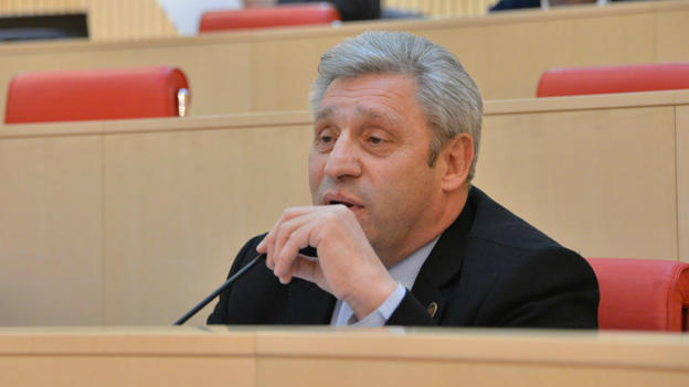 "ყველა ზღვარს გადაცდა აქ არსებული სიტუაცია" - შოთა ხაბარელმა ყოფილი თანაგუნდელები მავნებლობაში დაადანაშაულა, რასაც შელაპარაკება მოჰყვა