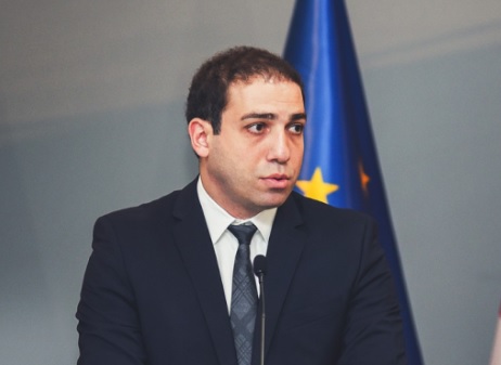 "არც თანამდებობა მიღირს თქვენი შვილის სიცოცხლედ და არც არაფერი სხვა" - შოთაძის განცხადება გადადგომის შემდეგ