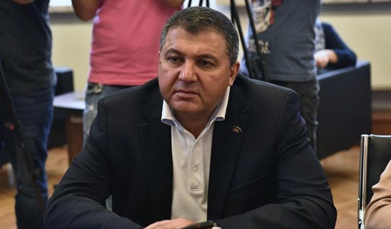 "აშანტაჟებენ, სიცოცხლის მოსპობით ემუქრებიან და მისთვის 5 მლნ დოლარის გამოძალვას ცდილობდნენ" - ენზელ მკოიანის ადვოკატი