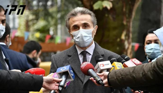"ვფიქრობ, საღი აზრი აჯობებს და მივიღებთ მრავალპარტიულ პარლამენტს" - ივანიშვილის კომენტარი საარჩევნო უბანთან