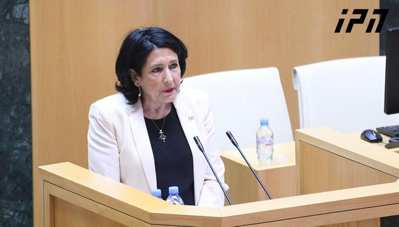 "2024 წლისთვის ევროკავშირში ჩვენი კანდიდატურის წარდგენის თემა ქვეყნის პრეზიდენტთანაც კი არ ყოფილა განხილული" - რას ამბოს პრეზიდენტი ევროატლანტიკურ ინტეგრაციაზე