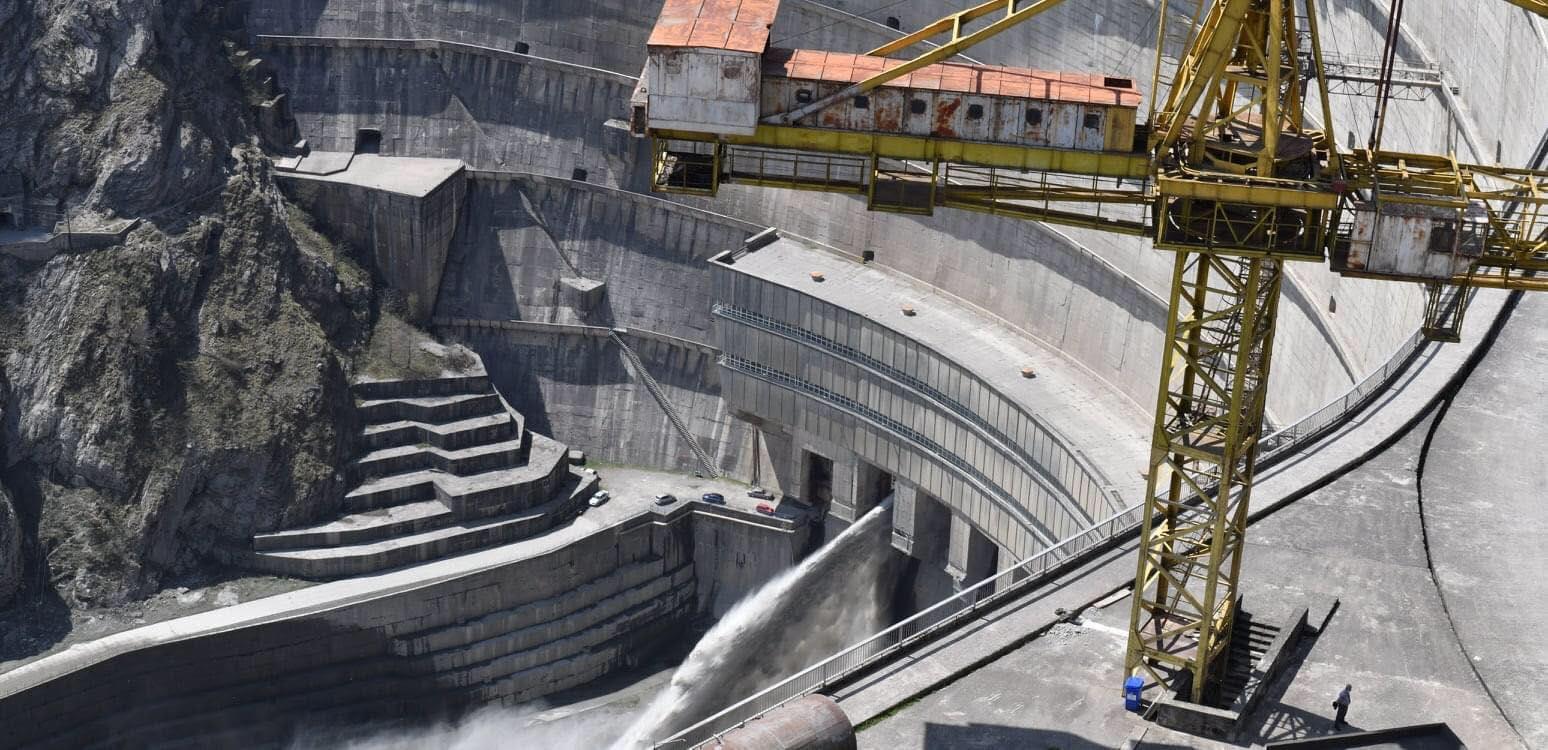 სემეკის თავმჯდომარე და წევრები "ენგურჰესზე" მიმდინარე სარეაბილიტაციო სამუშაოებს გაეცნენ