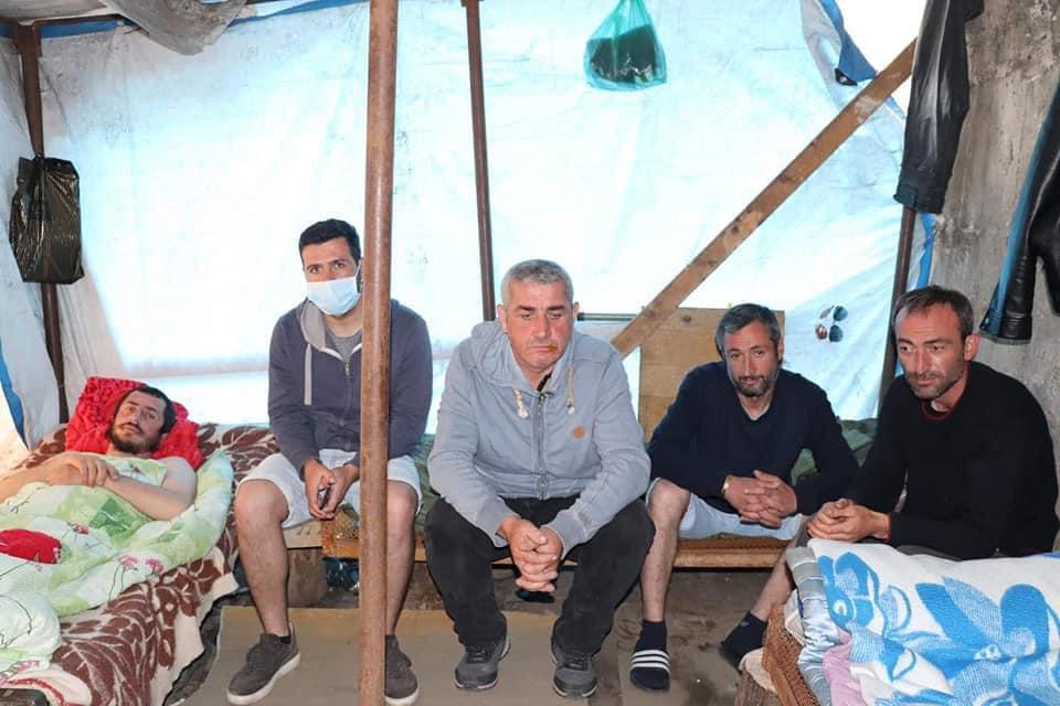 "საავადმყოფოში გადაყვანაა საჭირო, მაგრამ არ მიყვებიან. გამოდის, რომ უნდა შევეწიროთ ამ უსამართლობას" - რას ითხოვენ შუქრუთელები აშშ-ის საელჩოსთან