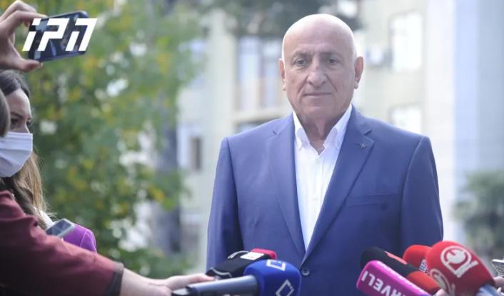 "ვიყავი ჩემი მშობლების სასაფლაოზე... მივედი, ვუთხარი მშობლებს, რომ დამლოცეთ-მეთქი" - ანზორ მელია