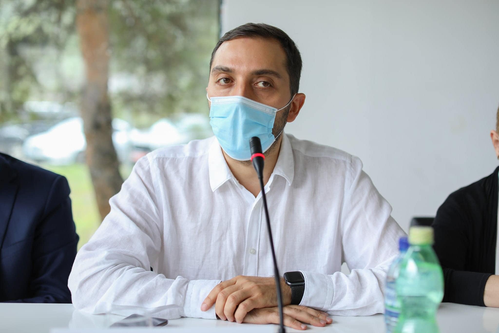 "პანდემიის ეს ტალღა მიდის "სწორი მიმართულებით“, შემთხვევები იზრდება, ხოლო ჰოსპიტალიზაცია არ მიჰყვება" - ბიძინა კულუმბეგოვი
