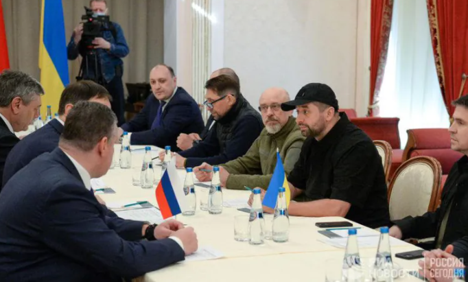 "რუსეთი უკვე იწყებს კონსტრუქციულ საუბარს" - "გარდიანის" ცნობით, უკრაინა-რუსეთის სამშვიდობო მოლაპარაკებებში ჩართული ორივე მხარე აცხადებს, რომ პროგრესი არის