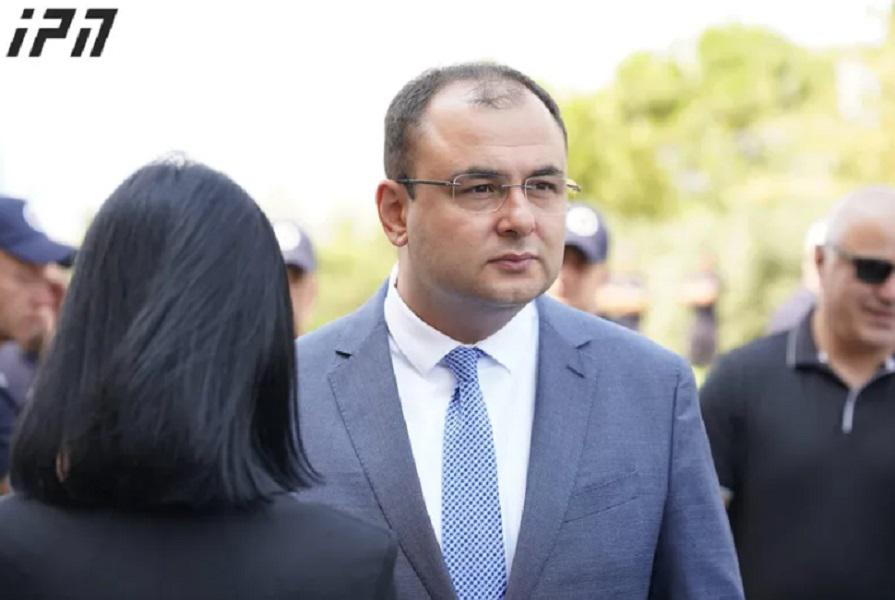 "კომენტარი იუმორისტული გადაცემისთვის გინდათ?" - რატი ბრეგაძე "ნაცმოძრაობის" მიერ პრემიერად სააკაშვილის შესაძლო დასახელებაზე