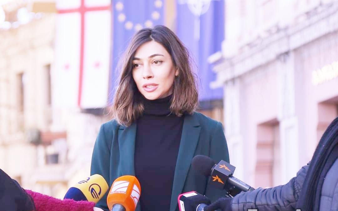 "როგორ უნდა შეძლო, სიკვდილს გადარჩენილი ბავშვები დაყო ქოც და არაქოც ბავშვებად?!" - რას წერს თბილისის საკრებულოს თავმჯდომარის მოადგილე?