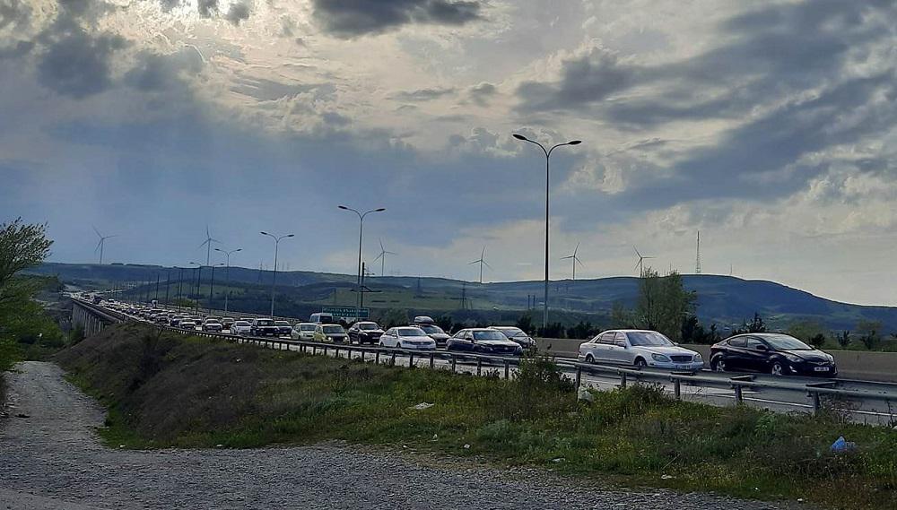 საავტომობილო გზები თბილისის მიმართულებით გადატვირთულია - რა ფოტო და ვიდეო კადრები ვრცელდება?