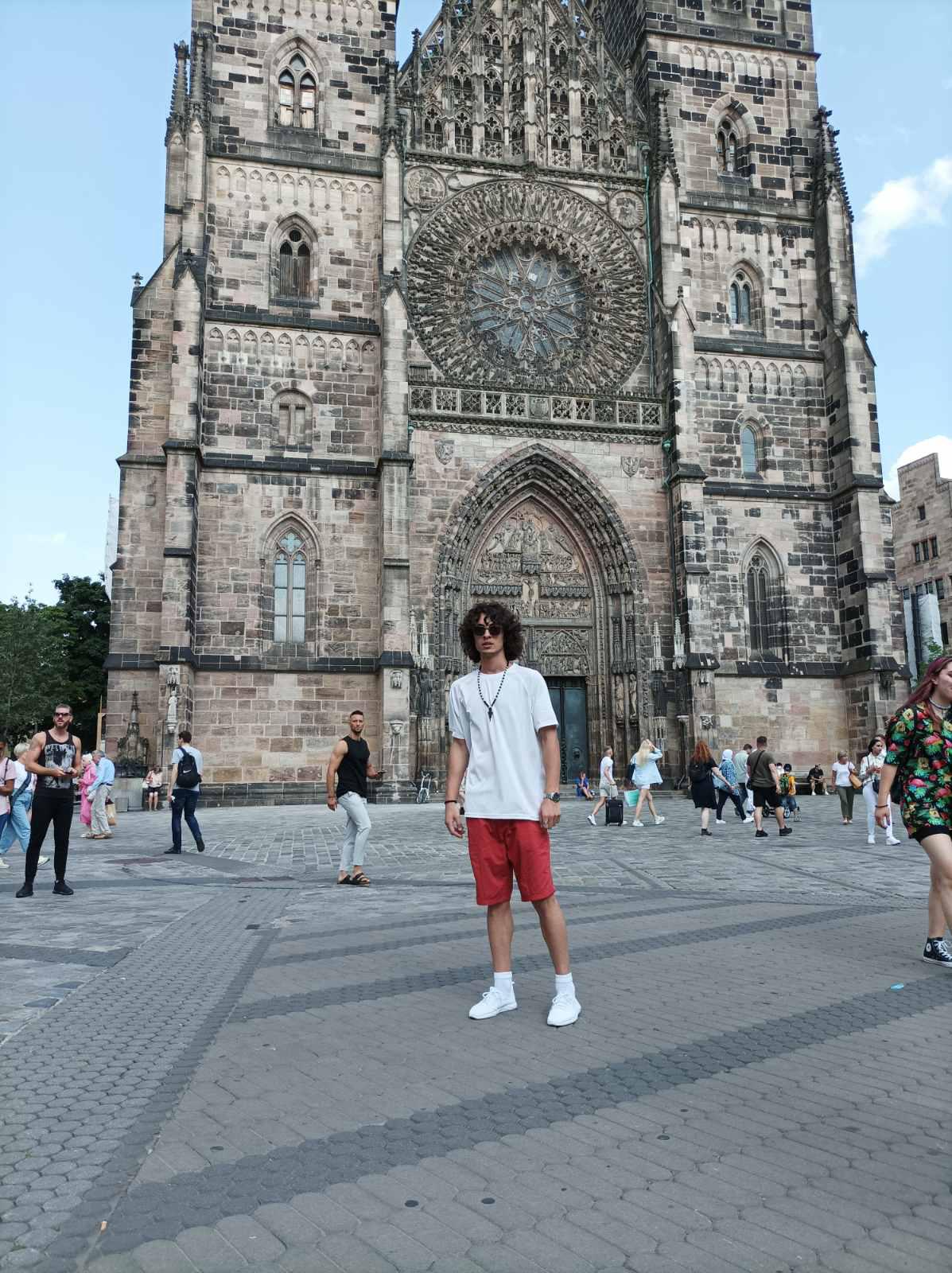 "ჩემი სახლიდან გაგაცილე ახალი მანქანით, 10 დღე გეყო მხოლოდ სიხარულად" - გურიაში ავარიას 22 წლის ბიჭი ემსხვერპლა