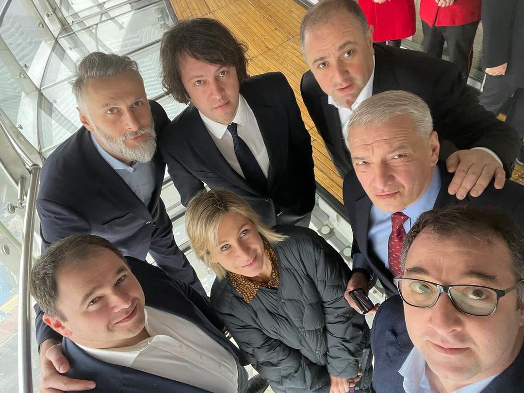 ფოტო შანხაიდან, სადაც მმართველი გუნდის დელეგაციის ვიზიტი მიმდინარეობს