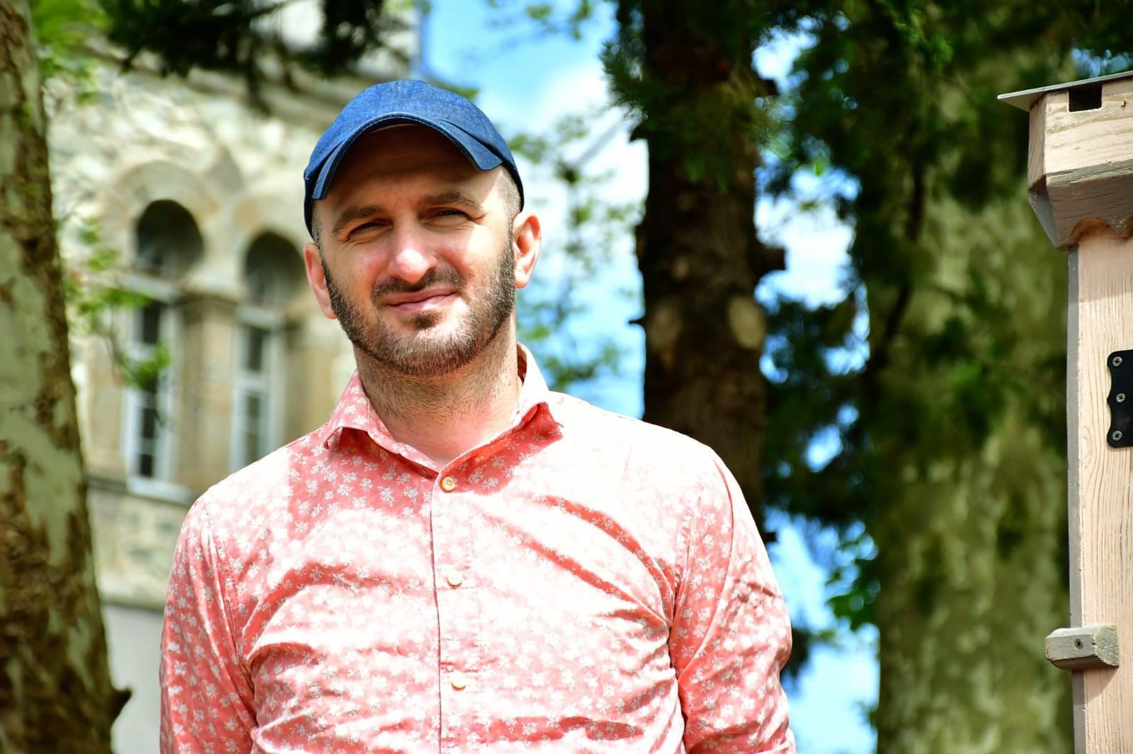 "წიგნი ერთ-ერთი ყველაზე დიდი და  მნიშვნელოვანი საჩუქარია":  გიორგი კეკელიძე წიგნის ჩუქების ტრადიციაზე