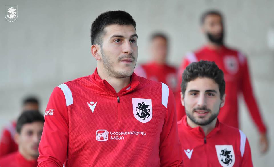 "ჩვენ არა ფულისთვის, არამედ ჩვენი ქვეყნისთვის ვთამაშობთ" - ლუკა ლოჩოშვილი ივანიშვილის მიერ ნაკრებისთვის 30 მილიონის ჩუქებაზე