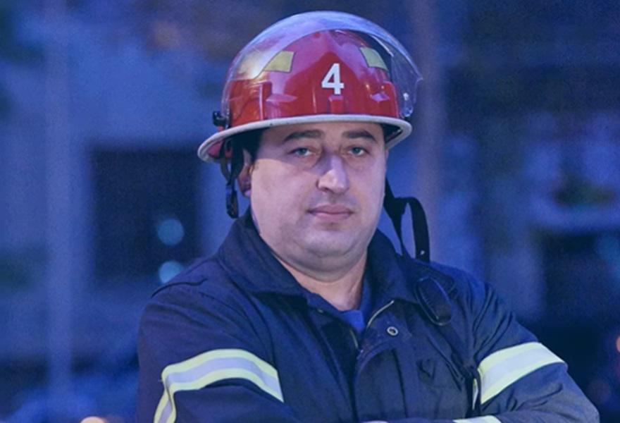 "ჭავჭავაძის გამზირზე  ხანძრის სალიკვიდაციო სამუშაოებს ასრულებდა, გადმოინგრა კედელი, რასაც მეხანძრე-მაშველი ემსხვერპლა" - საგანგებო სიტუაციების მართვის სამსახური განცხადებას ავრცელებს