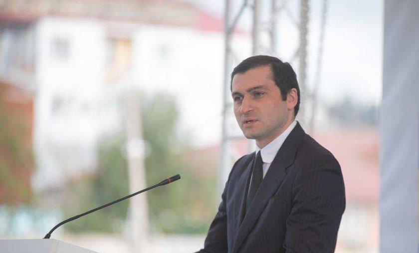 "თორნიკე რიჟვაძის მდგომარეობა არ გაუარესებულა, კვლავ მართვით სუნთქვაზე იმყოფება" - ლალი ტურძელაძე
