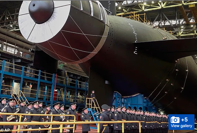 რა არის ცნობილი ახალ რუსულ წყალქვეშა ნავზე, რომელიც დიქტატორმა პუტინმა წარადგინა?