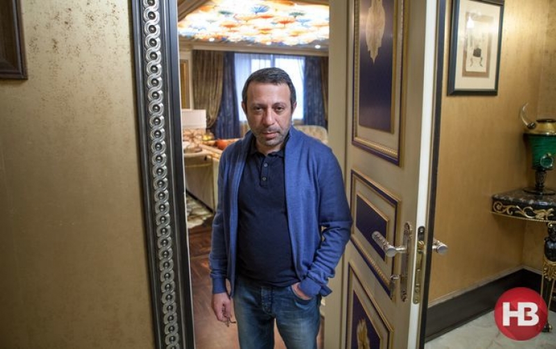 ”დავით საყვარელიძემ და მისმა ქართველმა კოლეგებმა სასტუმროში ცხოვრების ფული არ გადაიხადეს”