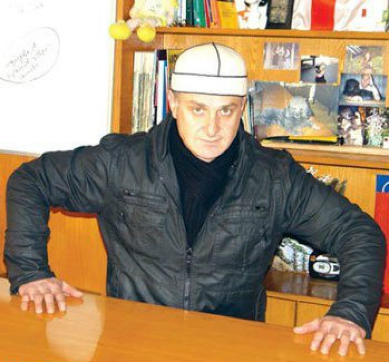 "თუკი ვინმე ლამაზი ქალბატონი იყო ყველასთან ვარ ნამუშევარი 10 მანეთის გარეშე" - სოსო ჯაჭვლიანი პარლამენტის სხდომაზე