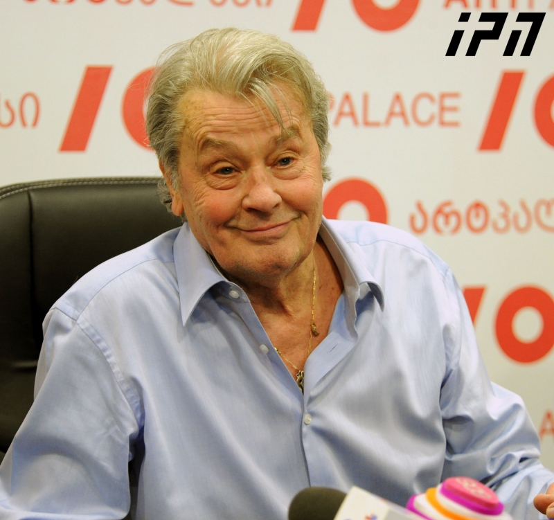 რა მოუყვა ალენ დელონმა ქართველ ჟურნალისტებს პირადი ცხოვრების შესახებ
