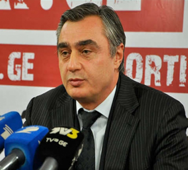 ვინ არის ბიზნესმენი ბესიკ ხარძიანი, რომელიც საკუთარ სახლთან დაჭრეს და რას ყვებოდა ინციდენტამდე - "ამიტომ გადაწყვიტეს ჩემი გაუბედურება"