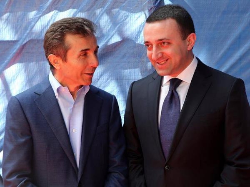 "კიდევ ბევრჯერ შეეცდებიან ჩვენს შორის წყლის ამღვრევას და ჭორების მიტან-მოტანას" - ღარიბაშვილის პასუხი კითხვაზე, დაეძაბა თუ არა ურთიერთობა ივანიშვილთან