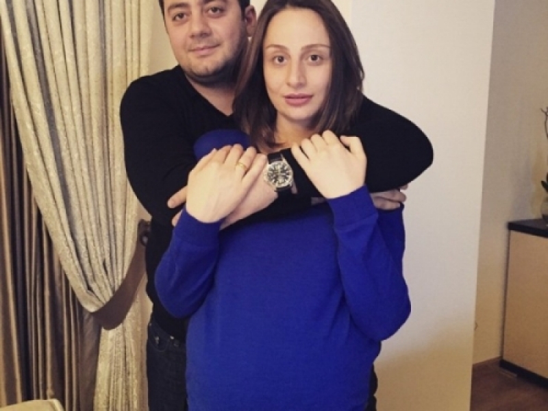 ფეხმძიმე ნუნუკა თამაზაშვილი ძმასთან ერთად