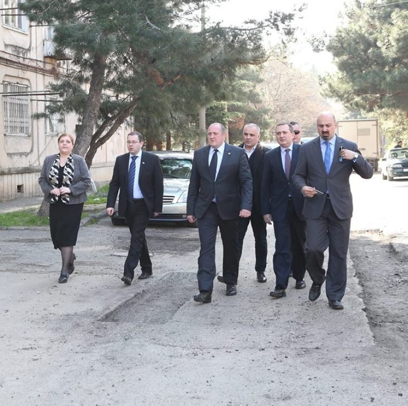 გიორგი მარგველაშვილმა მოკლული პოლიციელის ოჯახს პირადად მიუსამძიმრა