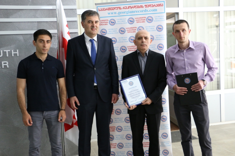 64 წლის ქართველმა ინჟინერმა მათემატიკურ გამოთვლაში მსოფლიო რეკორდი დაამყარა