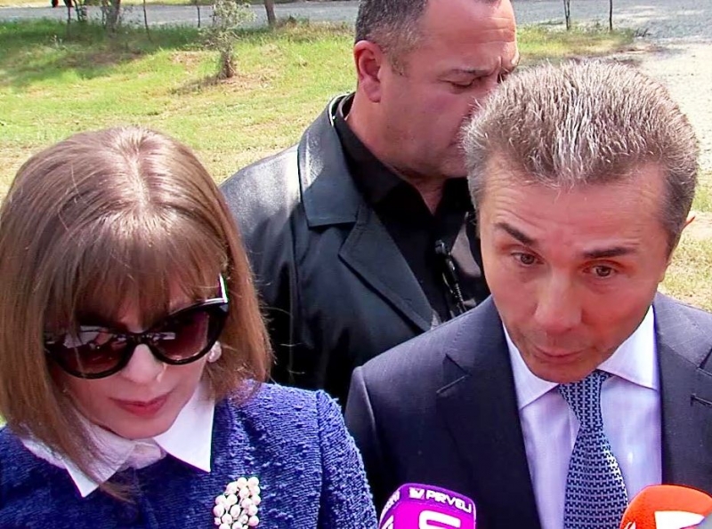  "ჯობდა თქვენს "ნაციონალებს" არ გაენადგურებინათ მეცნიერება" - ბიძინა ივანიშვილის მწვავე რეპლიკა "რუსთავი 2"-ის კითხვაზე