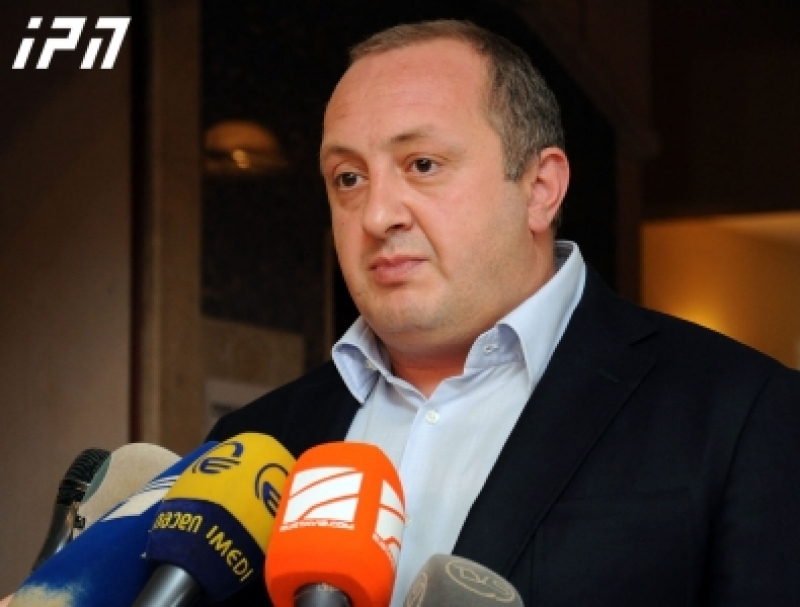 პრეზიდენტი მისი ოჯახის წევრზე სამართალდამცველების მხრიდან ზეწოლაზე: "ის გააჩერეს ქუჩაში, მის სახლში ჩაატარეს ჩხრეკა..."