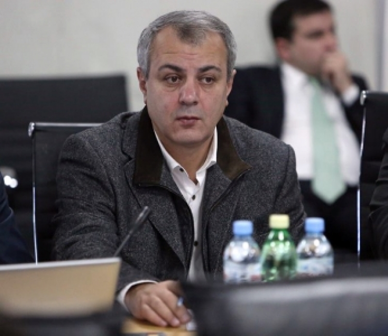 თბილისის მერიის არქიტექტურის სამსახურის უფროსი ალეკო ელისაშვილს სასამართლოში უჩივის