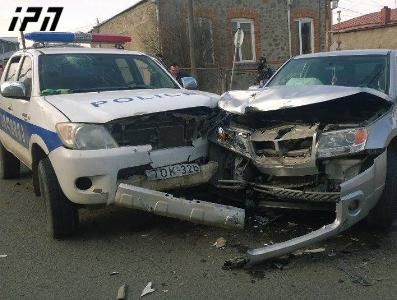 ავარია თელავში კრიმინალური პოლიციის ავტომობილის მონაწილეობით