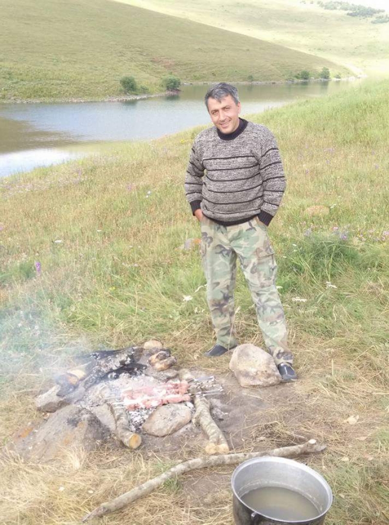 "ერთი ტყვია მოხვდა, მაგრამ გულიანად ყველაფერი გაიარაო..." - როგორ იხსენებს ზურაბ შარია ყიფშიძეზე მოკლულ რამაზ მჭედლიშვილს