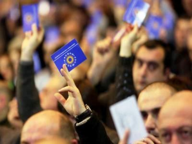 დაიშლება თუ არა "ქართული ოცნება" არჩევნებამდე - ექსპერტები მმართველი გუნდის ძალებს აფასებენ