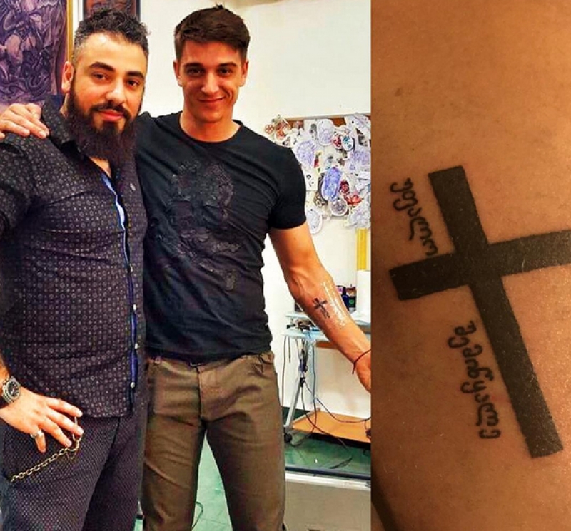 სტანისლავ ბონდარენკოს ახალი ტატუ ქართული წარწერით "უფალო შემიწყალე"