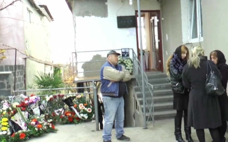"ჩემი შვილის სიკვდილს არავის შევარჩენ" - დაღუპული 8 წლის ბავშვის ოჯახი აპირებს, იაშვილის კლინიკას უჩივლოს 