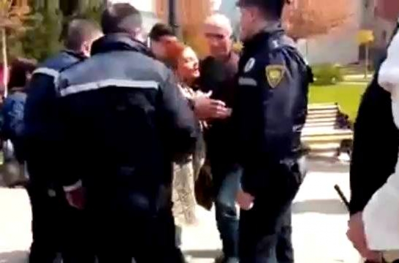  სასამართლოს ეზოში "თავისუფალი ზონა" და "ასავალ-დასავალის" ჟურნალისტი დაუპირისპირდნენ - არიან დაკავებულები