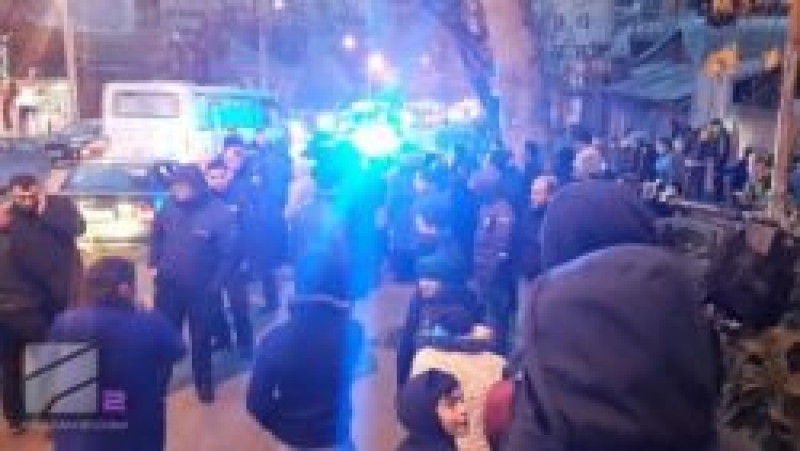 დევნილებსა და პოლიციელებს შორის დაპირისპირება მოხდა