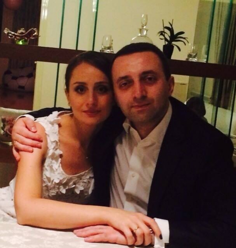 11 წელი ერთად - პრემიერ-მინისტრი ქორწინების 11 წლის იუბილეს აღნიშნავს