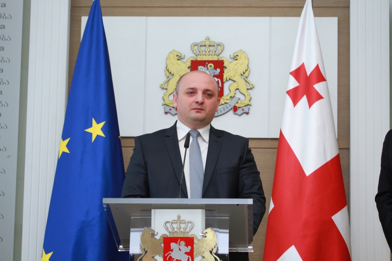 "თავდაცვის მინისტრი კომენტარს არ გააკეთებს მანამ, სანამ უკრაინაში დაღუპულ ქართველ ოფიცერს არ დაასაფლავებენ"