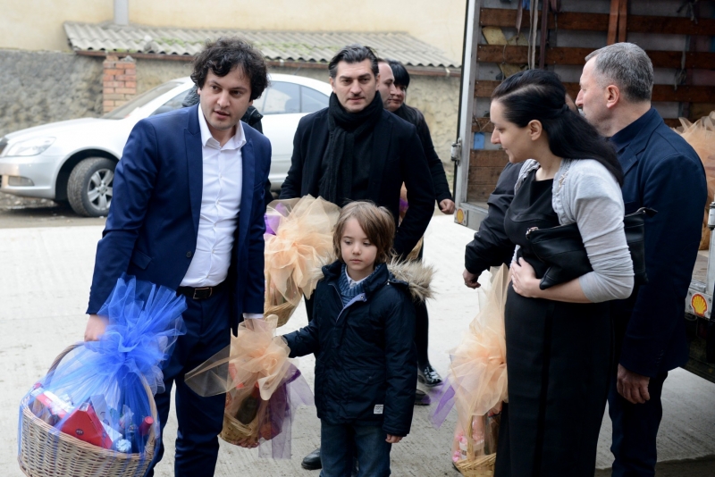 ოჯახური ურთიერთობები ქართულ პოლიტიკაში - რა ნათესაური კავშირები აქვთ პოლიტიკოსებს