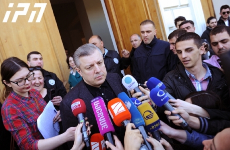 "შევთანხმდით, რომ თვითმმართველობა იმ მახინჯი სახით არ უნდა არსებობდეს" - პრემიერმა "აუდიტორია 115"-ის წევრებს პროტესტის შეწყვეტა სთხოვა
